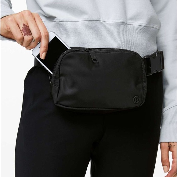 NEW Lululemon Everywhere Belt Bag Black - Picture 17 of 17